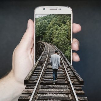 L’emprise du téléphone portable dans ma vie par Hillary